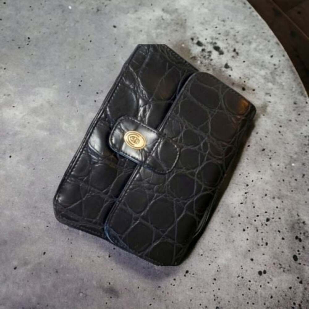 Black Patent Leather Purse - Picture 3 of 8